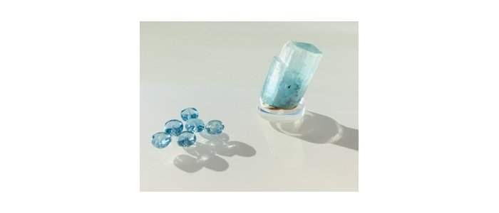 Le monde fascinant des pierres gemmes utilisées en joaillerie, la pierre du mois de mars : l'aigue-marine