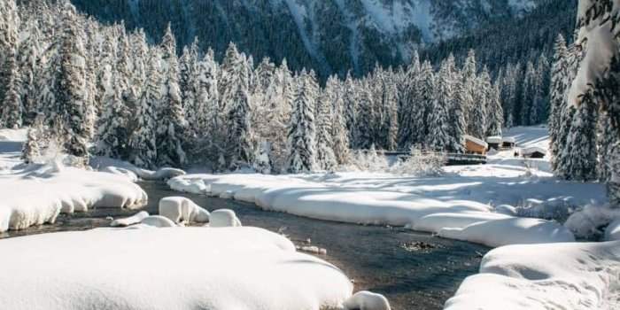 RANDONNÉE SUR LA NEIGE OU À RAQUETTE AVEC TAGESKARTE